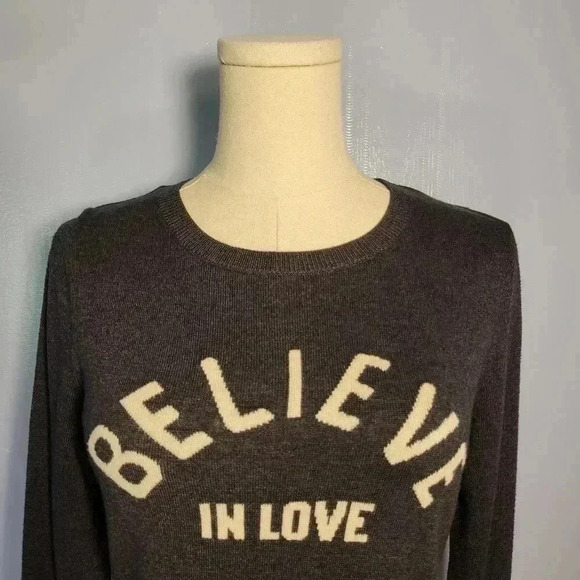 Old Navy "Believe in Love" Lightweight Pullover Sweater (XS) - Picture 2 of 9